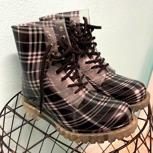 Dirty Laundry Plaid rain boots